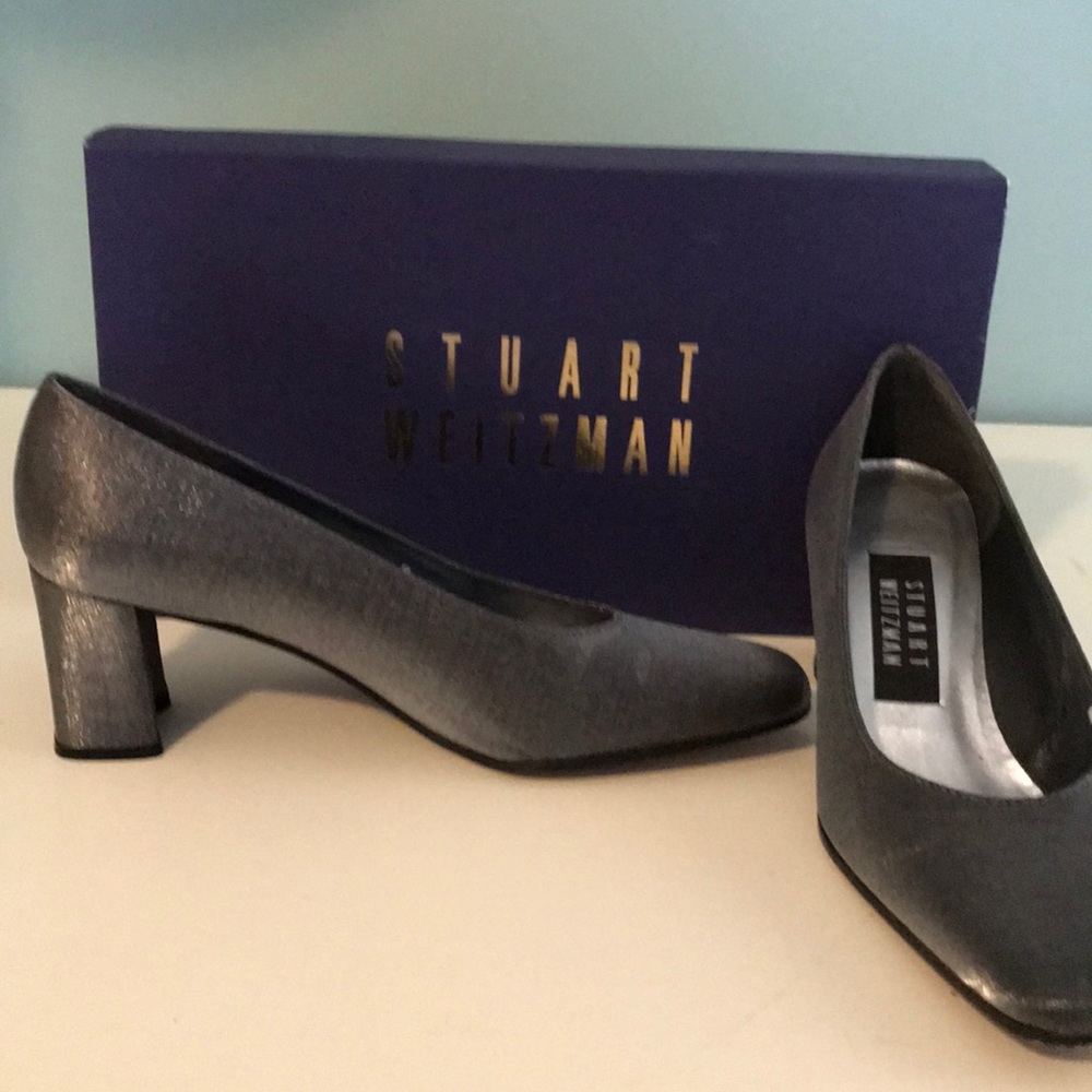 Stuart Weitzman size 6 metallic heels